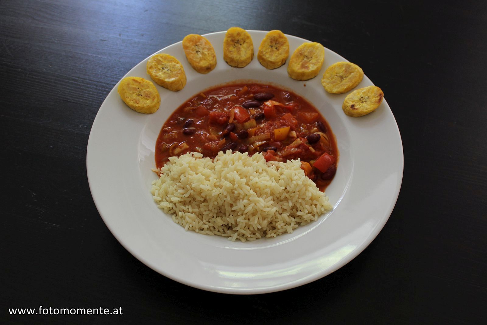 Criollo Schwarzer Bohneneintopf mit Platanos - Criollo - Schwarze-Bohnen-Eintopf mit Platanos (Vegan)